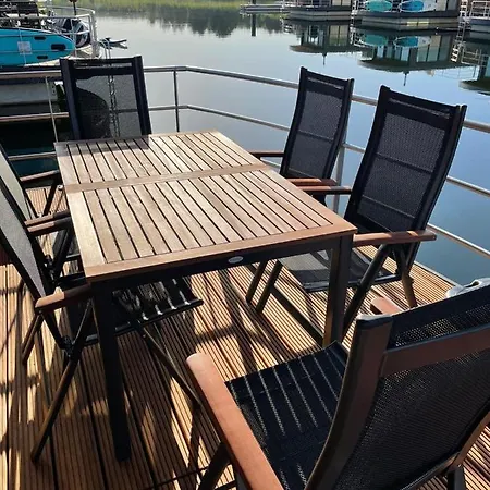 Hausboot Vroni Am Baerwaldersee